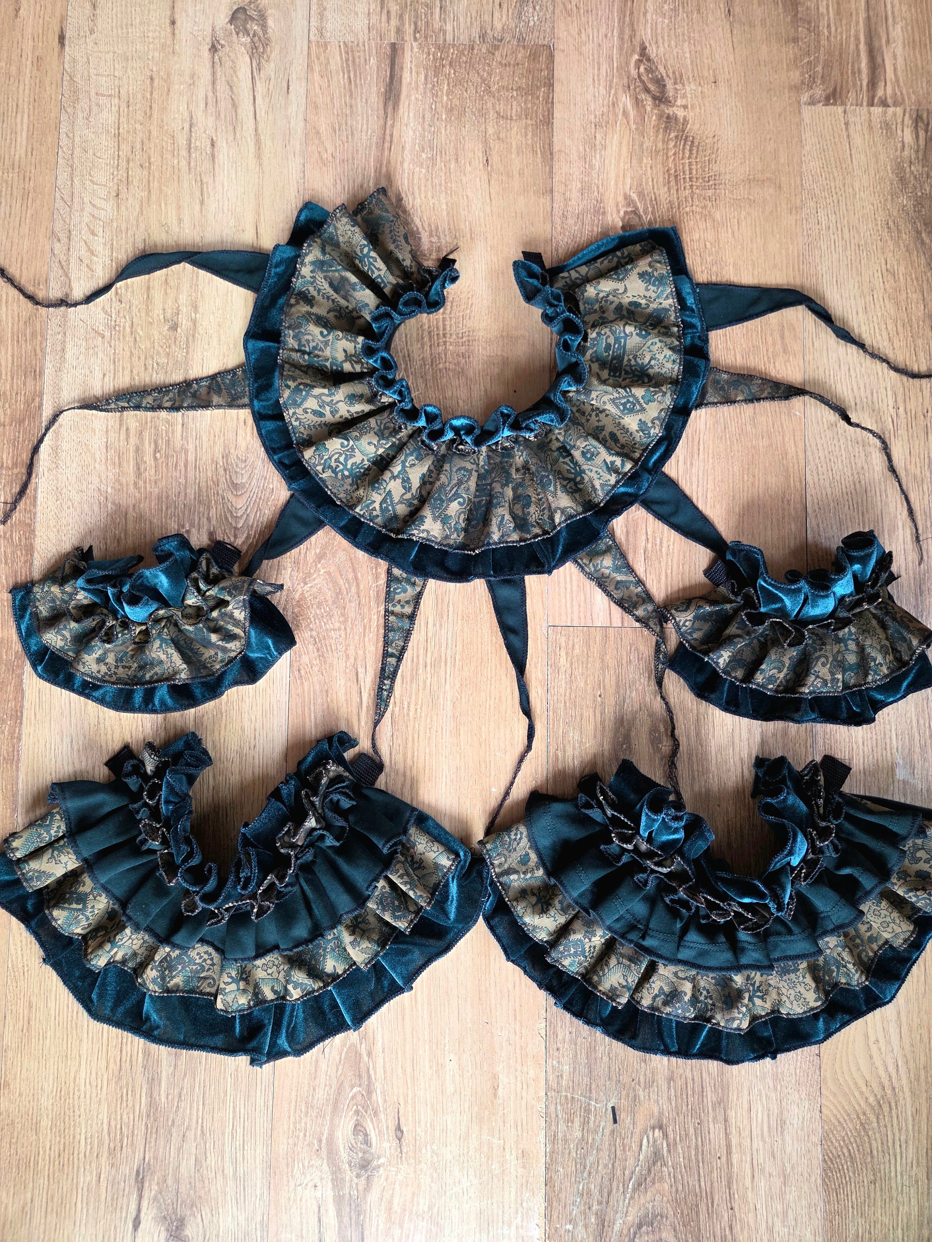 5-Piece Clown Set ~ Forest Green Velour ☆